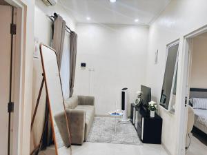 El House by Galareka - Cozy House with 4BR in Solo