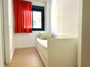 Modern, in front of the beach, Torre del Mar, Laguna 1 B