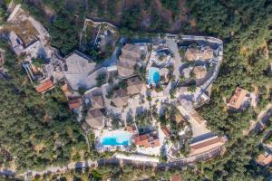 Pacos Resort Luxury Villa 18