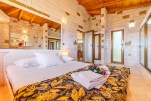 Pacos Resort Luxury Villa 19