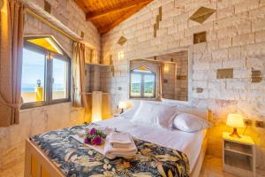 Pacos Resort Luxury Villa 17