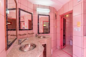 Pacos Resort Barbie House