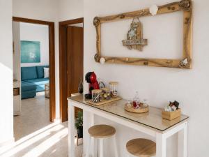 ZEFI BY THE SEA - ELEGANT SEASIDE APARTMENT 30m FROM THE BEACH