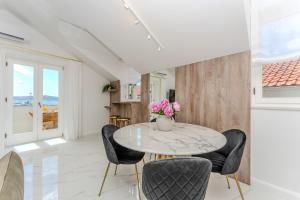 Little Miracle-Seafront Luxury Apartment