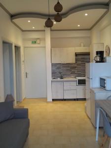 Sun Beach Apartment in Chania 3