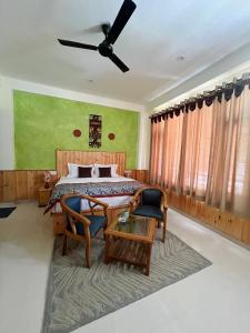 Himtrek Stays x House of Hippies, Kasol