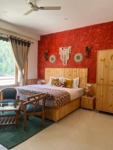 Himtrek Stays x House of Hippies, Kasol