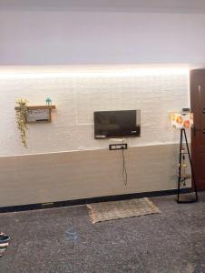Calm 2 BHK GF 2 km WhiteTown LYRA