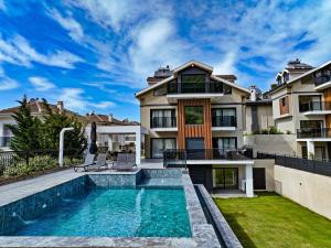 Pandora A Villa