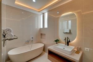Elevated 3BR Villa The Queeno Hill in Nusa Dua