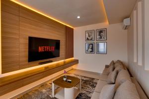 Elevated 3BR Villa The Queeno Hill in Nusa Dua