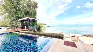 Koh Sirey Beachfront Pool Villa