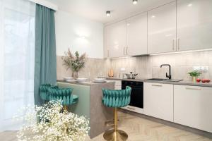 Modern Studio with Terrace in Poznań Center by Noclegi Renters