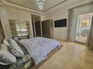 Modern apartment with Pool near the Beach- Tangier