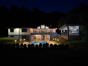 Breite Privée Forest and Pool Retreat