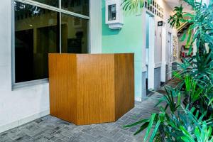 Urbanview Hotel Ultima Logam Bandung