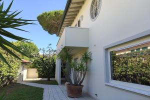 Villa Camillo by MMega