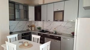 Sea View Retreat 2BR Apartment on Lungomare
