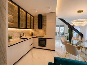 APARTIA Luxury Residence 2 Terraces & Old town city Center