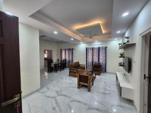 3BHK, Home wi fi Kitchen I Lift I Car Park