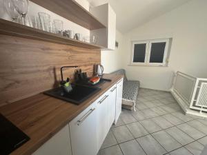 Apartments Jareb
