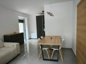 Skofs Roadside Retreat - Holiday Home