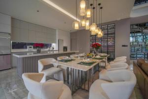 Villa 7 Phòng Ngủ Đối Diện Biển