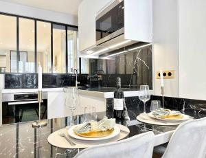 Spacious flat for 4 - Eiffel Tower