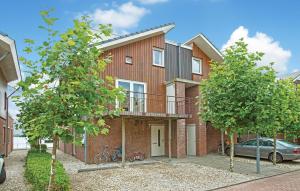 Beach Front Home In Uitgeest With Wifi