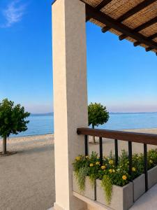 athanasia sea view home front house