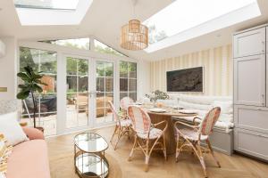 Elegant 3BDR House with Garden in Penge