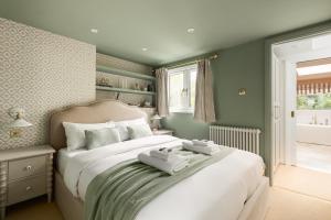 Elegant 3BDR House with Garden in Penge