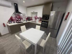 Spacious 3BR Flat near Aquarium & Beach by Homely