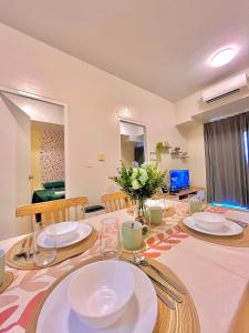 2BR 6pax Cozy 2610 Free Poo Gym and Netflix