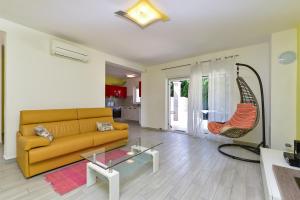 House Volme 2447