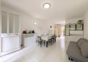 -Cortile privato- 2 min dal mare WiFi AC