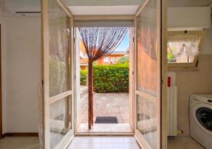 -Cortile privato- 2 min dal mare WiFi AC