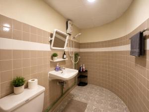 Huge New 3 Pax Room Walk to BTS Best Value