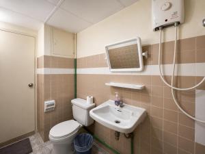 Huge New 3 Pax Room Walk to BTS Best Value