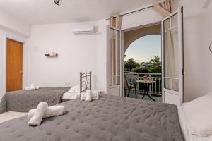 Cest La Vie Budget Rooms - 1 Min Walk to the Beach