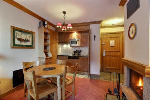 ARC 1950 - Suite de Prestige - Cheminée intérieur