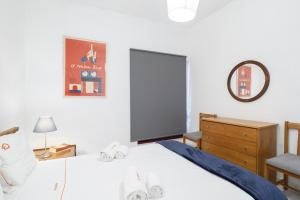 Aldeia do Mar Vilamoura, Pool Terrace, by Hopstays