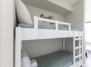 0204 Seaside Sanctuary A charming 1-bedroom oceanfront condo