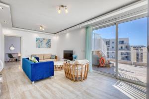 Luxury penthouse with sun terrace, private pool and sea views LFER1-1