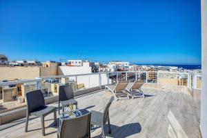 Luxury penthouse with sun terrace, private pool and sea views LFER1-1