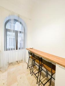 3-Bedroom Apartment, Universitate Square, City Center
