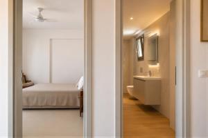 Modern Minimal Apartment at Kalamata Marina