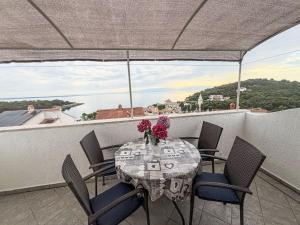 Apartment Meri 5 Villa by Interhome
