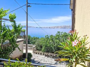 Apartment Gesamte Wohnung mit Terrasse und Meerblick by Interhome