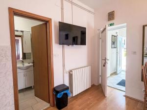 Apartment Studioapartment Meri 4 by Interhome